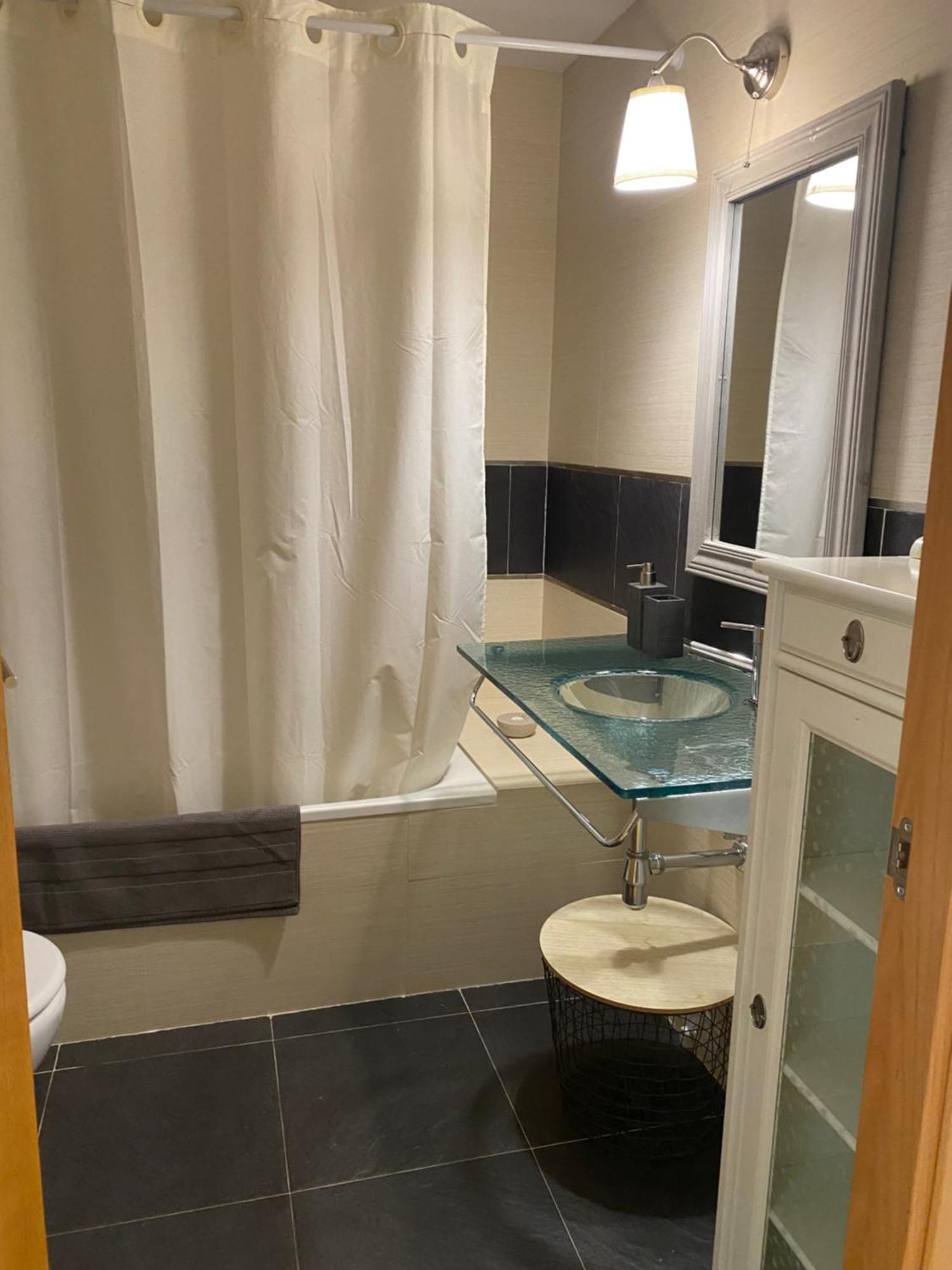Apartament Hug Roger Valencia D'Aneu Экстерьер фото