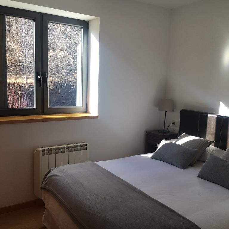 Apartament Hug Roger Valencia D'Aneu Экстерьер фото
